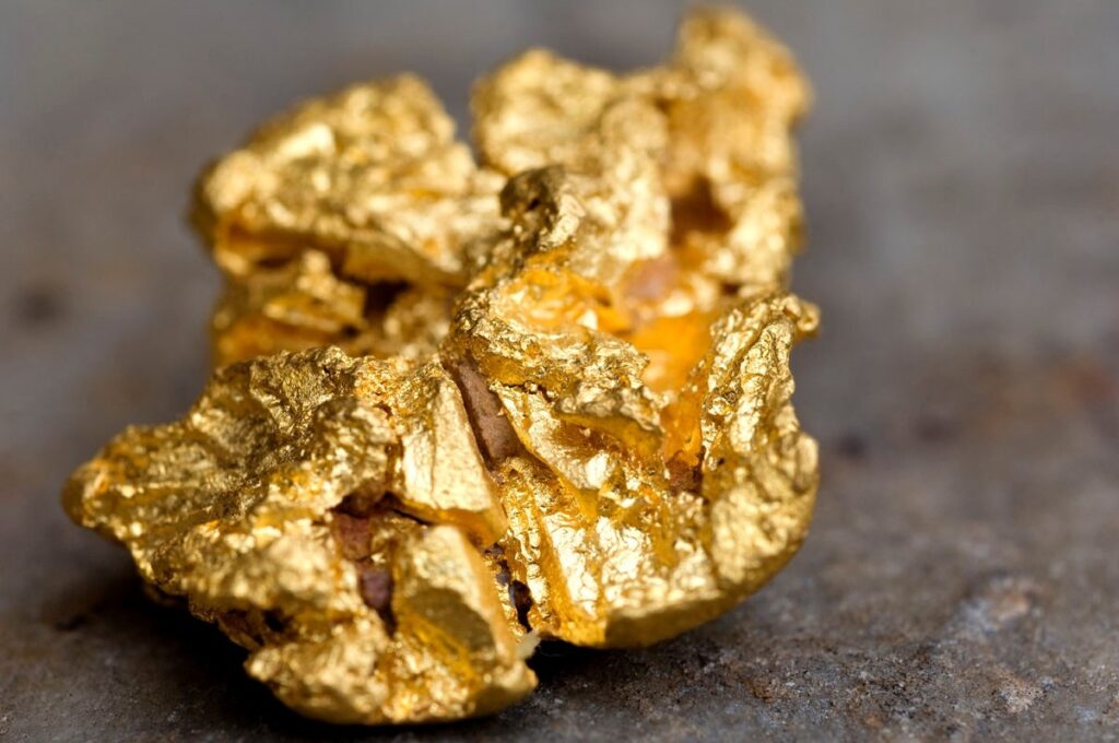 Police Officers Steal $260k Gold