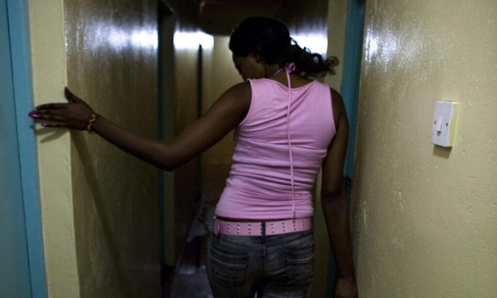 Man arrested for raping two thigh vendors