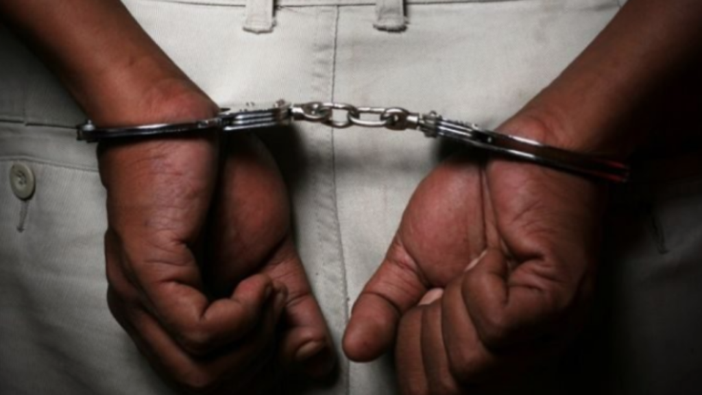 Prosecutor 'Henry Mugove Muringani' jailed 12 years for releasing robbers