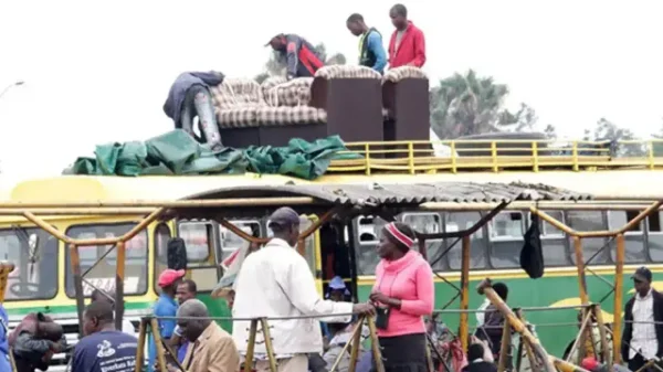 Tout Dies After Falling Off A Moving Bus