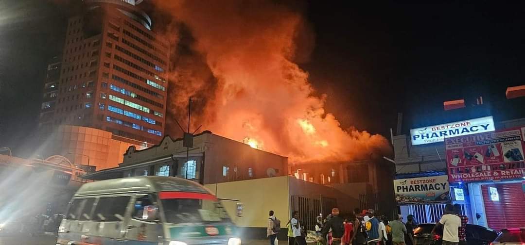 Fire Engulfs Buildings at Joina City