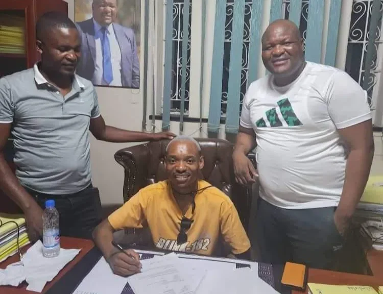 Khama Billiat joins Yadah FC On a R100k Per Month Salary!