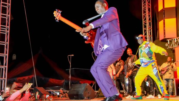 Watch As Minister Machakaire Gifts Alick Macheso US$10K at His 13th Album Launch