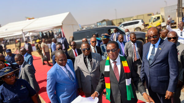 President Mnangagwa Commissions Flats in Dzivarasekwa Extension