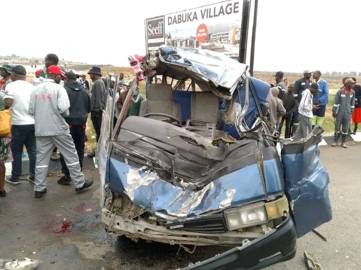 Kombi carrying school children involved in a fatal accident along Mutare Rd